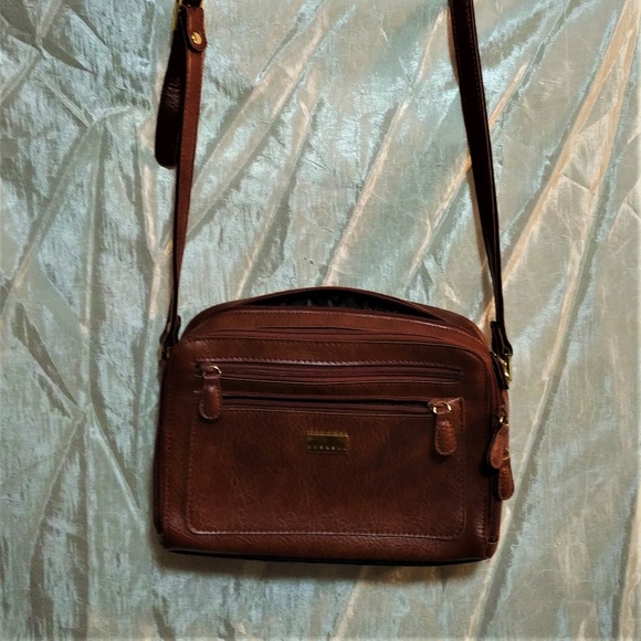 Cornell Leather | Cross Shoulder - Picture 5 of 8